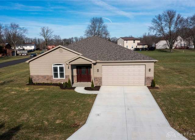 Property at 7793 Downey Ln, Dayton, OH 45426, 3 beds, 2 baths