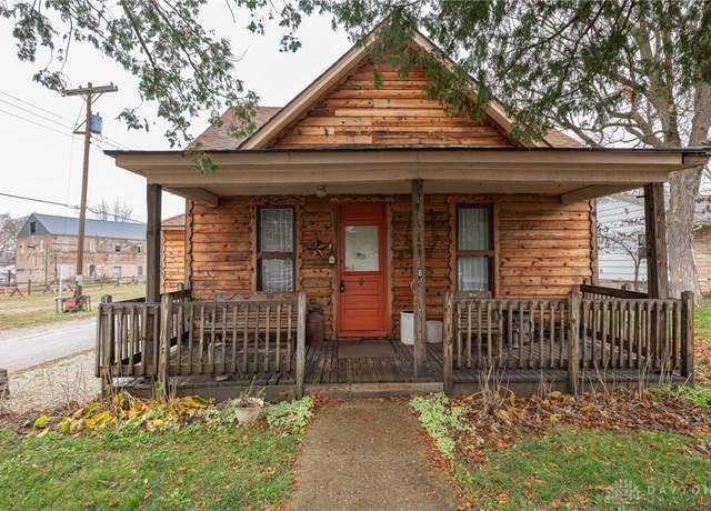 Property at 8 W Walnut St, Spring Valley Vlg, OH 45370, 2 beds, 1 bath