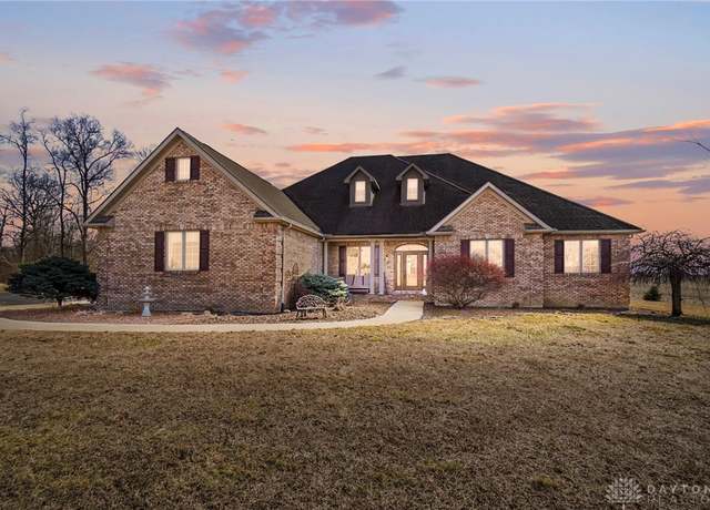 Property at 3875 E Pitchin Rd, Springfield, OH 45502, 3 beds, 2.5 baths