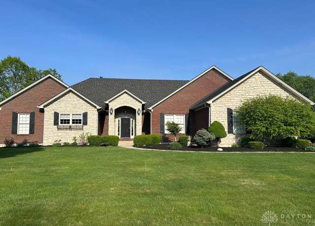Property at 2019 Highlander Dr, Xenia, OH 45385, 3 beds, 2 baths