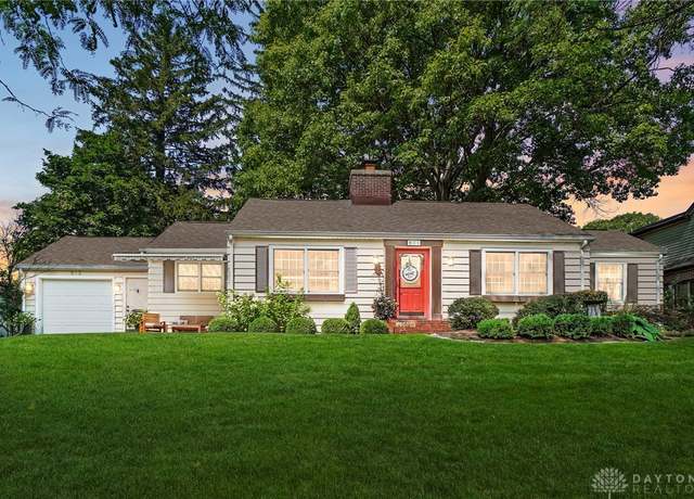 Property at 583 Acorn Dr, Oakwood, OH 45419, 3 beds, 2.5 baths