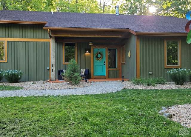 Property at 3161 Lincoln Rd, Waynesville, OH 45068, 3 beds, 2 baths