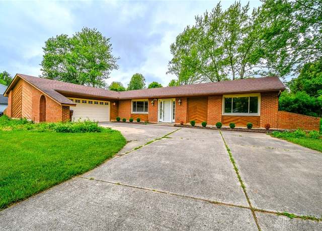 Property at 351 Signalfire Dr, Centerville, OH 45458, 3 beds, 2.5 baths
