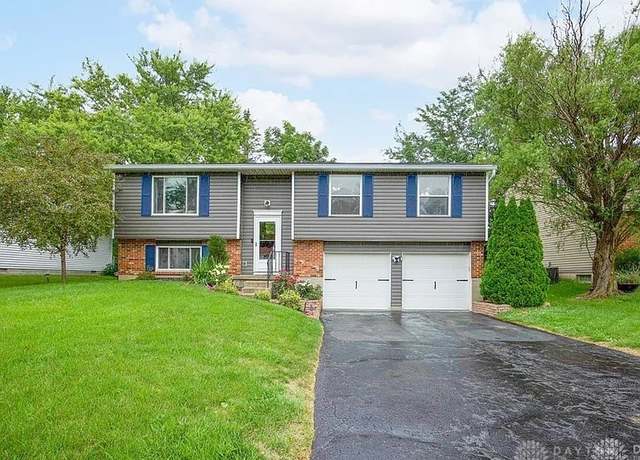 Property at 826 W Martindale Rd, Englewood, OH 45322, 3 beds, 2.5 baths