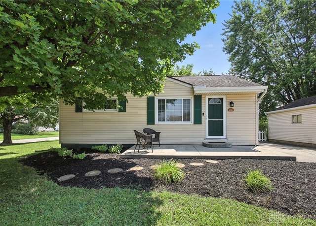 Property at 216 Cowan Pl, Dayton, OH 45431, 2 beds, 1 bath