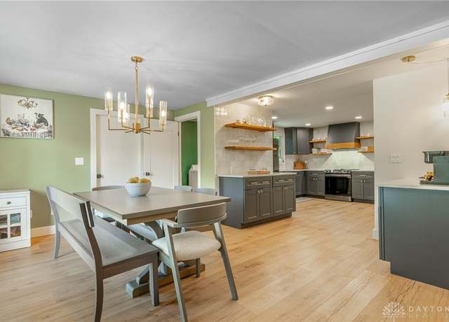 Property at 2088 Dane Ln, Bellbrook, OH 45305, 3 beds, 2.5 baths