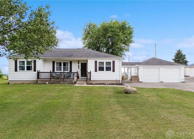 Property at 3217 Uplands Dr, Springfield, OH 45506, 3 beds, 2 baths