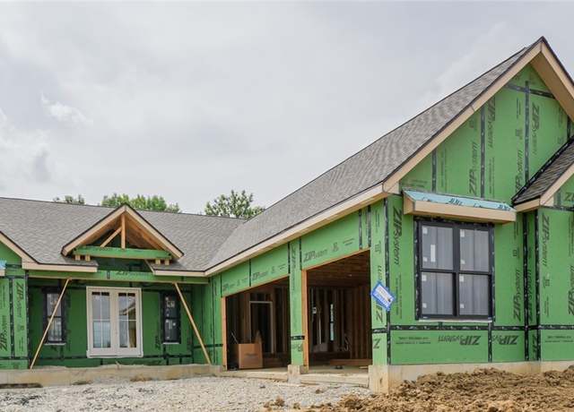 Property at 9161 Remy Ct, Centerville, OH 45458, 4 beds, 3.5 baths