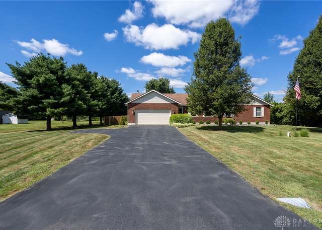 Property at 2747 W Lonesome Dove Ln, Springfield, OH 45505, 3 beds, 2 baths