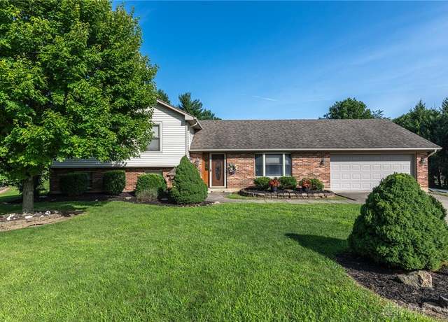 Property at 1734 Loch Ness Ct, Beavercreek, OH 45432, 4 beds, 3.5 baths