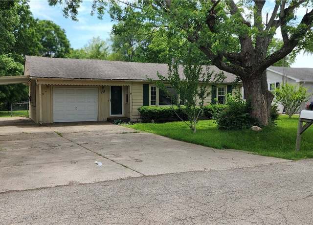Property at 153 Arthur Ave, Carlisle, OH 45005, 2 beds, 1 bath