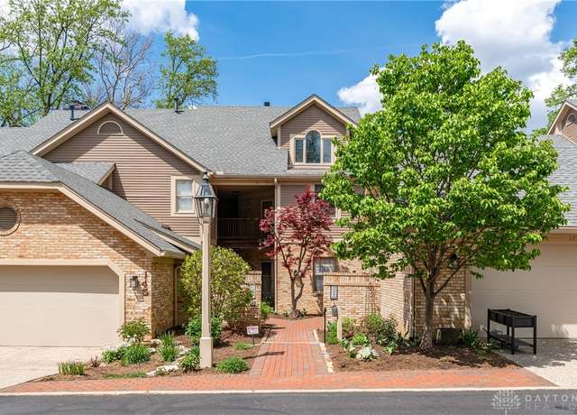Property at 137 Crossridge Dr, Kettering, OH 45429, 2 beds, 2 baths