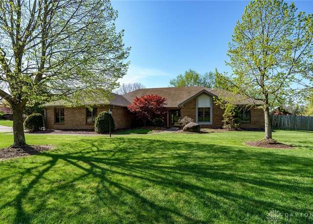 Property at 3991 Maple Grove Ln, Dayton, OH 45440, 4 beds, 2.5 baths
