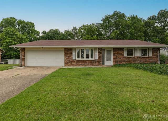 Property at 902 Victoria Dr, Franklin, OH 45005, 3 beds, 2 baths