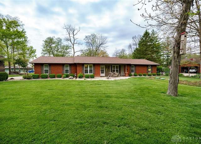 Property at 933 Oak Lea Dr, Troy, OH 45373, 3 beds, 2.5 baths
