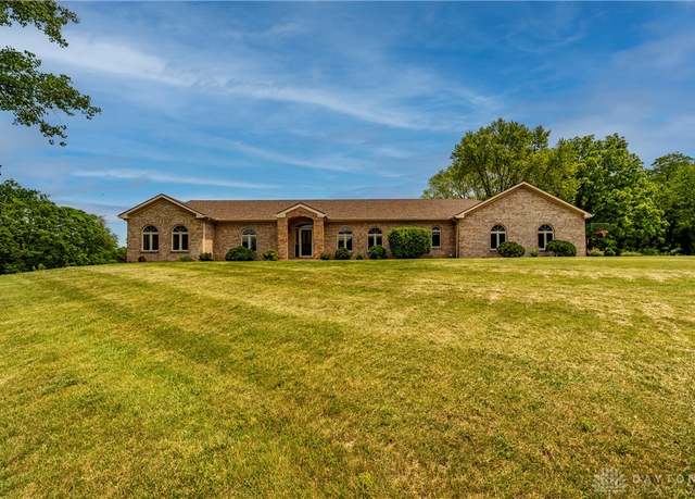 Property at 5152 S Tecumseh Rd, Springfield, OH 45502, 4 beds, 3.5 baths