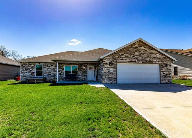 Property at 1313 Arrowhead Dr, Piqua, OH 45356, 3 beds, 2 baths
