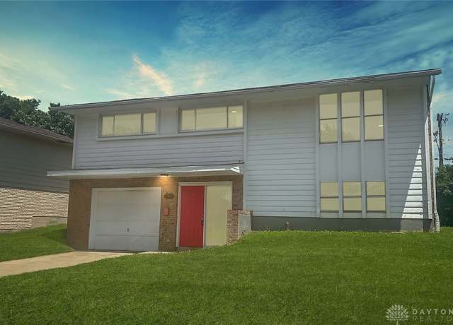 Property at 622 Willow Springs Dr, Dayton, OH 45417, 3 beds, 1.5 baths