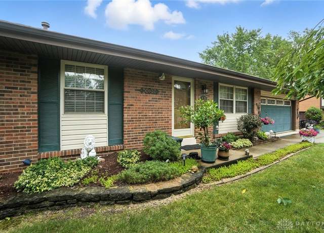 Property at 438 Crusader Dr, Dayton, OH 45449, 4 beds, 3 baths