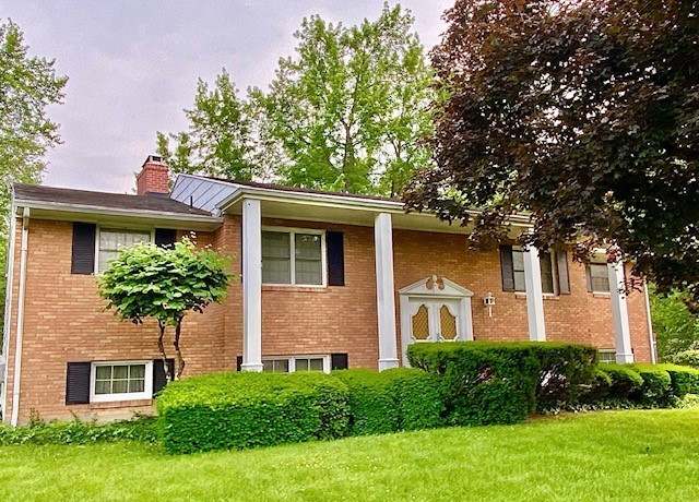 Property at 9476 Sheehan Rd, Dayton, OH 45458, 4 beds, 2.5 baths