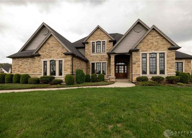 Property at 429 Braytonburne Dr, Springfield, OH 45503, 4 beds, 3.5 baths