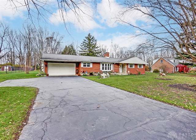 Property at 1981 Woodcliffe Dr, Troy, OH 45373, 3 beds, 2 baths