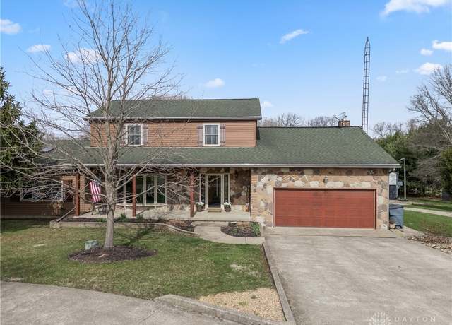 Property at 1205 Long Rd, Xenia, OH 45385, 4 beds, 4 baths