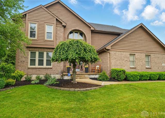 Property at 10550 Willow Brook Rd, Dayton, OH 45458, 4 beds, 3.5 baths