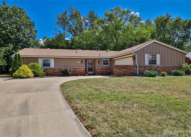 Property at 4955 Pennswood Dr, Dayton, OH 45424, 3 beds, 2 baths