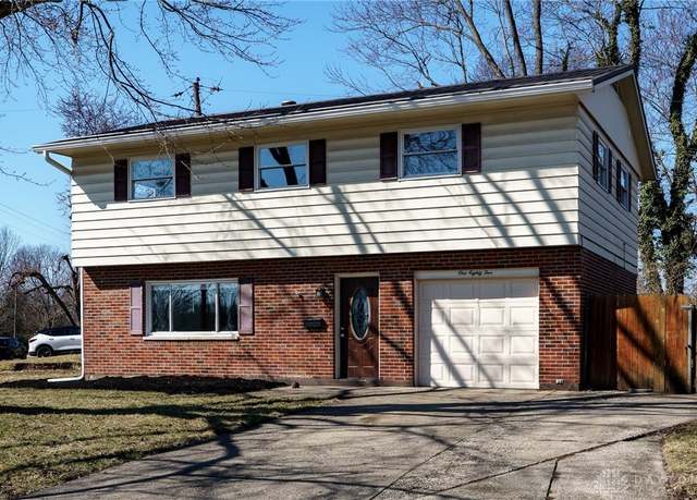 Property at 185 Woods Rd, Springboro, OH 45066, 4 beds, 1.5 baths