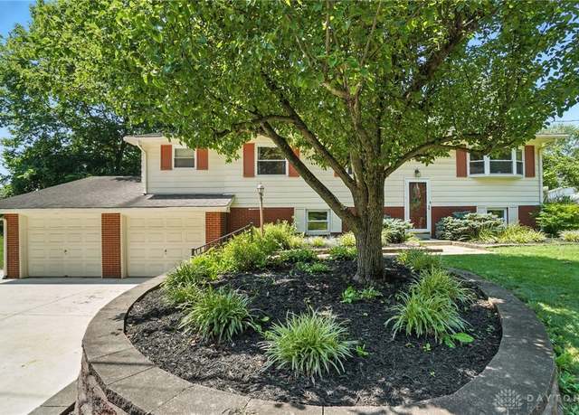 Property at 4500 Miller Rd, Middletown, OH 45042, 4 beds, 3.5 baths