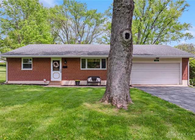 Property at 2126 S Belleview Dr, Bellbrook, OH 45305, 3 beds, 1.5 baths