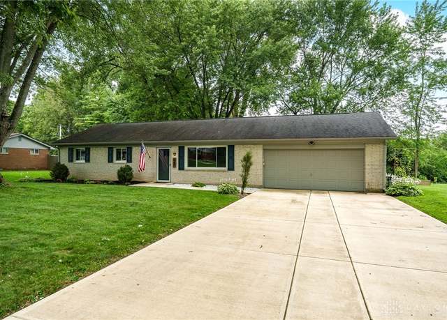 Property at 647 Carthage Dr, Beavercreek, OH 45434, 3 beds, 2 baths