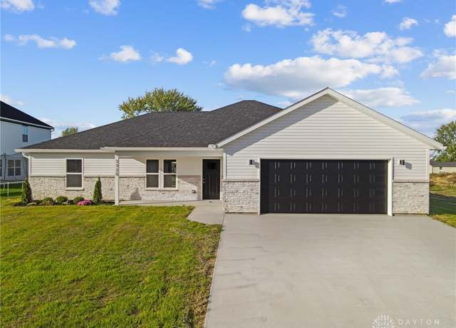 Property at 1320 Arrowhead Dr, Piqua, OH 45356, 3 beds, 2 baths