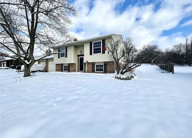 Property at 628 Jamestown Dr, Miamisburg, OH 45342, 4 beds, 2 baths