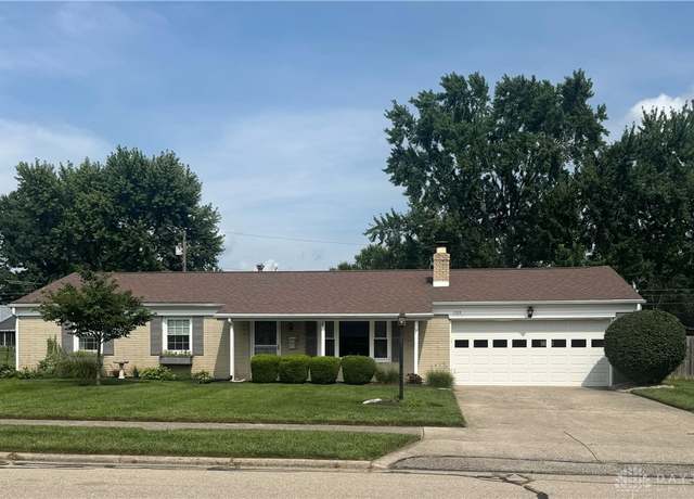 Property at 1123 Crestview Dr, Troy, OH 45373, 3 beds, 2 baths