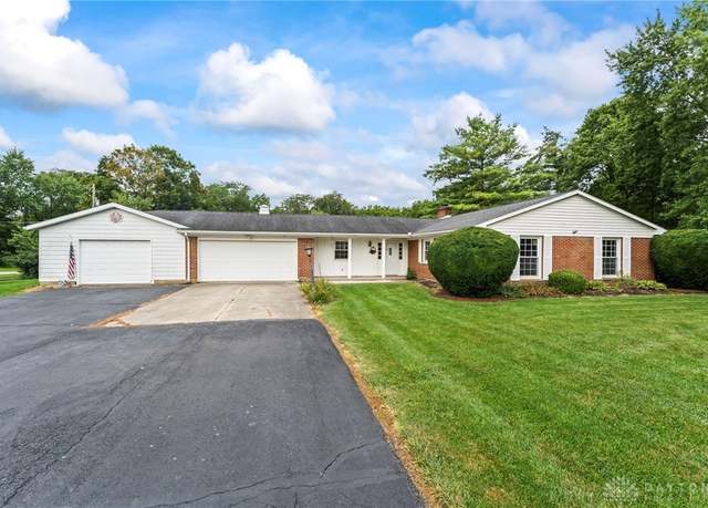Property at 4360 W Brunson Ln, Piqua, OH 45356, 3 beds, 2 baths