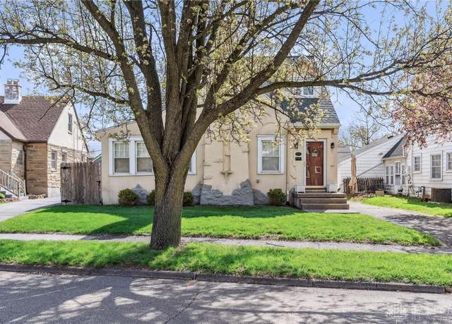 Property at 734 Berkshire Rd, Dayton, OH 45419, 4 beds, 2 baths