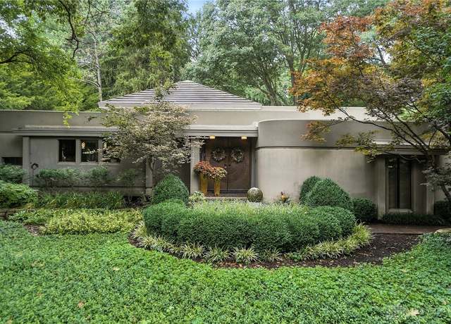 Property at 6035 Mad River Rd, Washington Twp, OH 45459, 4 beds, 4.5 baths