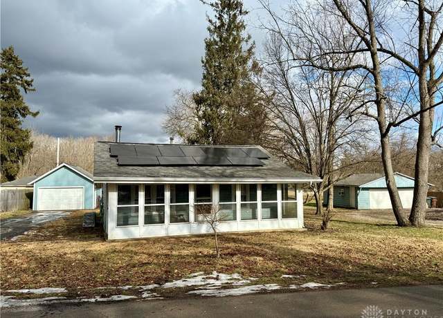 Property at 812 Ashokan Rd, Englewood, OH 45322, 2 beds, 1 bath