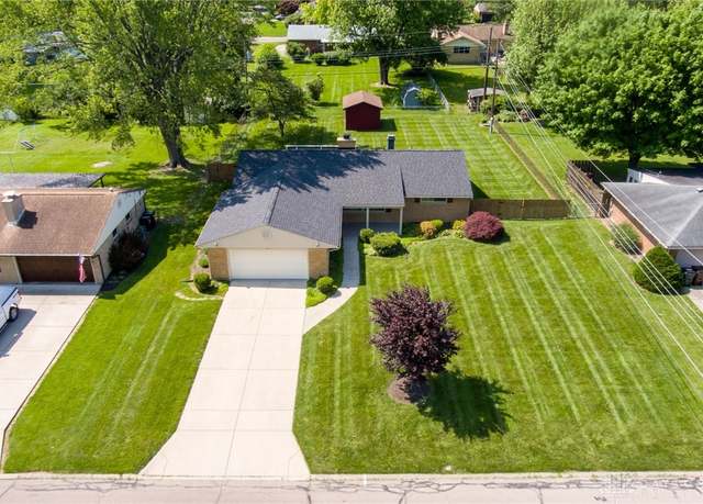 Property at 1132 Donson Dr, Dayton, OH 45429, 4 beds, 2 baths