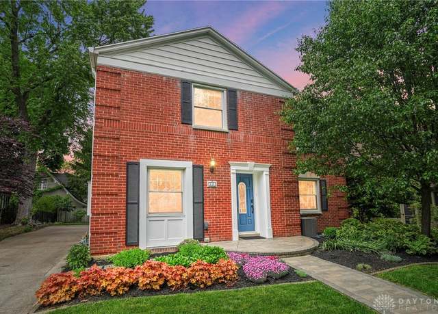 Property at 125 Spirea Dr, Oakwood, OH 45419, 4 beds, 2.5 baths