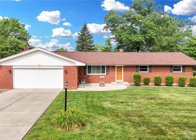 Property at 2592 Green Hills Dr, Beavercreek, OH 45431, 3 beds, 2 baths