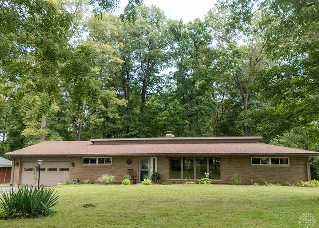 Property at 2526 Ehrhart Dr, Springfield, OH 45502, 3 beds, 2.5 baths