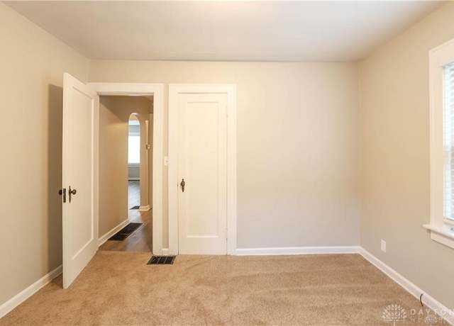 Property at 2200 Kensington Dr, Dayton, OH 45406, 2 beds, 1 bath