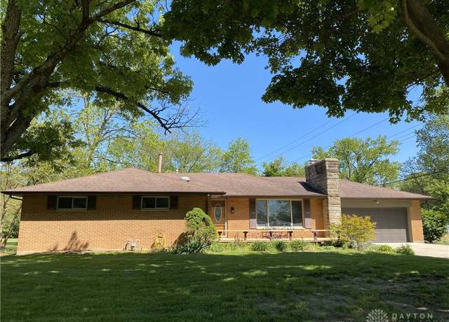 Property at 10520 Grand Vista Dr, Dayton, OH 45458, 3 beds, 1.5 baths
