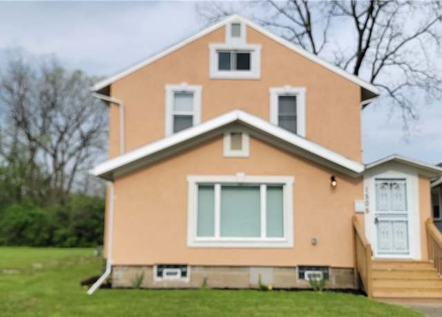 Property at 1505 S Yellow Springs St, Springfield, OH 45506, 3 beds, 1.5 baths