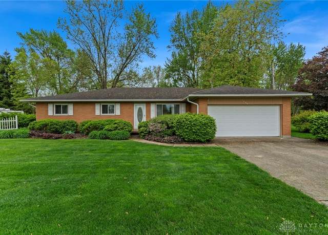 Property at 1900 Jillane Dr, Troy, OH 45373, 3 beds, 2 baths