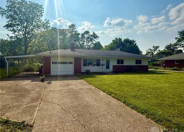 Property at 4065 Locustwood Dr, Dayton, OH 45429, 3 beds, 1 bath