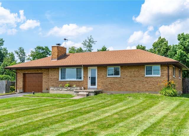 Property at 3976 Graham Dr, Beavercreek, OH 45431, 3 beds, 2 baths